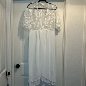 aeom White Lace Cover-Up